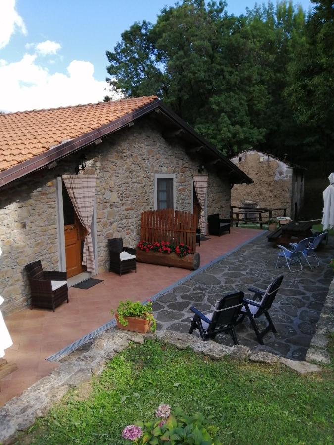 I 3 Porcellini Guest House กูติญาโน ภายนอก รูปภาพ