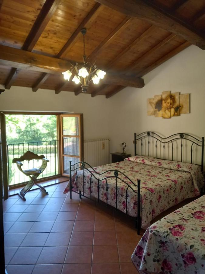 I 3 Porcellini Guest House กูติญาโน ภายนอก รูปภาพ