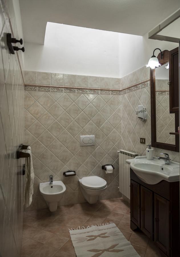 I 3 Porcellini Guest House กูติญาโน ภายนอก รูปภาพ