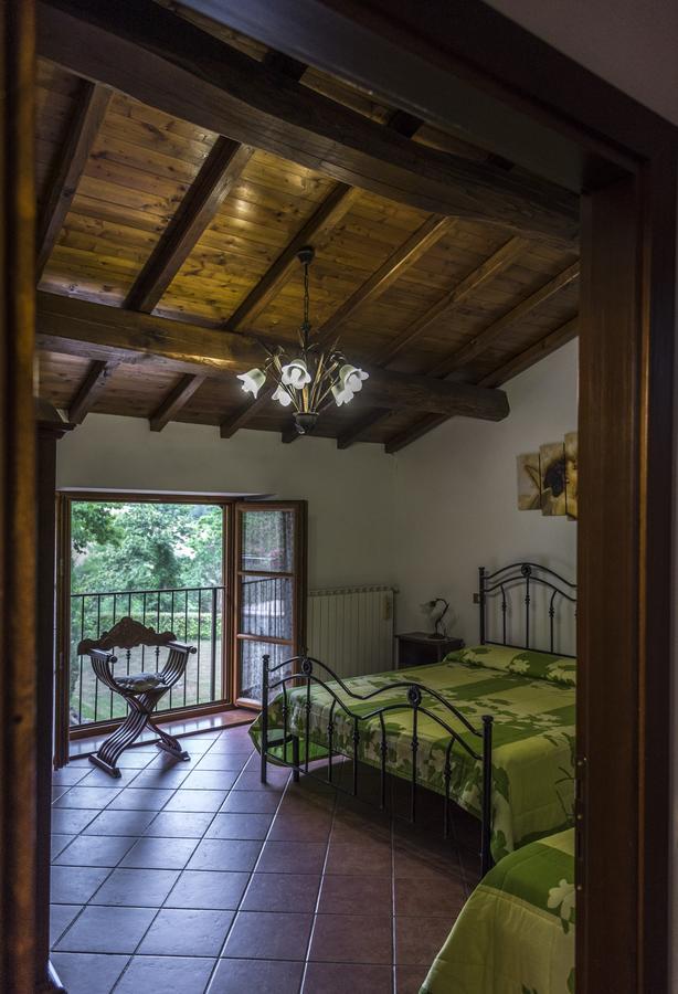 I 3 Porcellini Guest House กูติญาโน ภายนอก รูปภาพ
